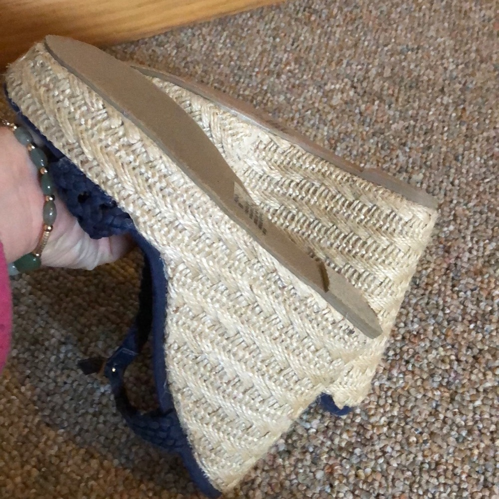 Wedge - Picture 3 of 3
